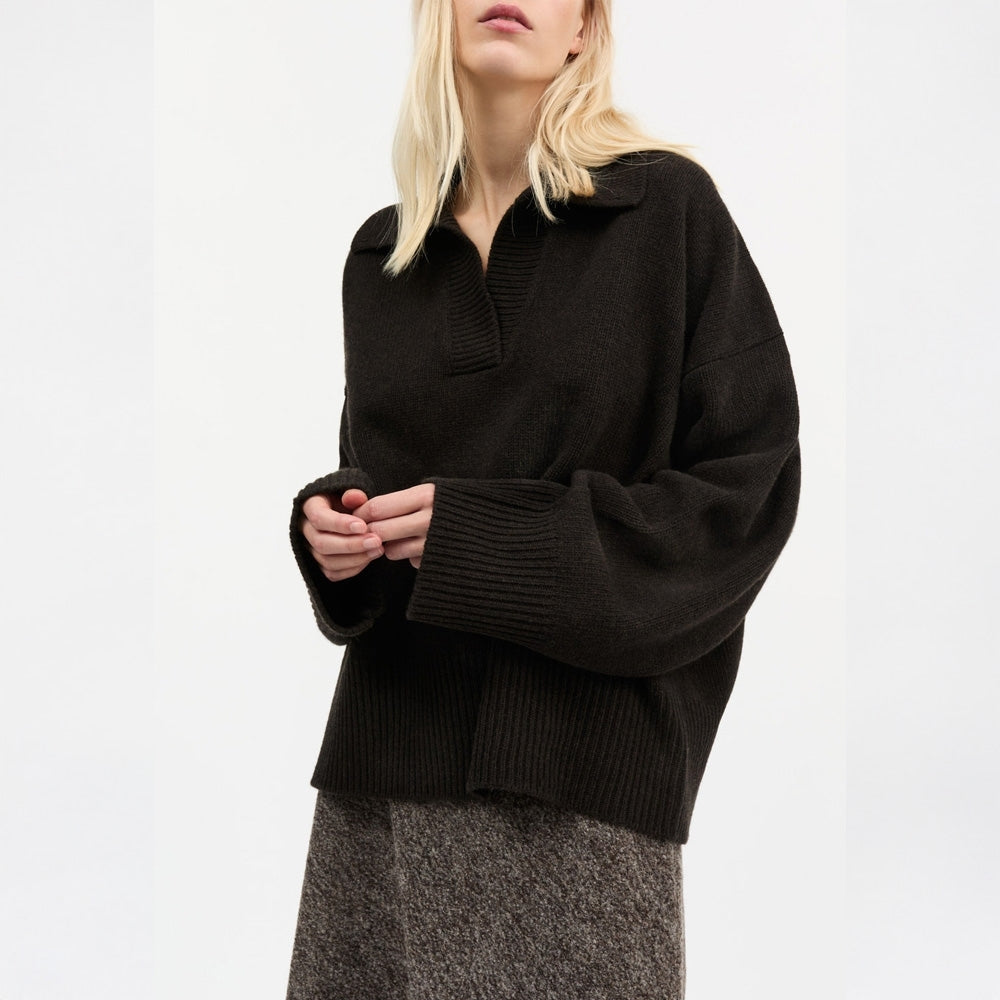 - Dean V-Neck Jumper - Deep Brown