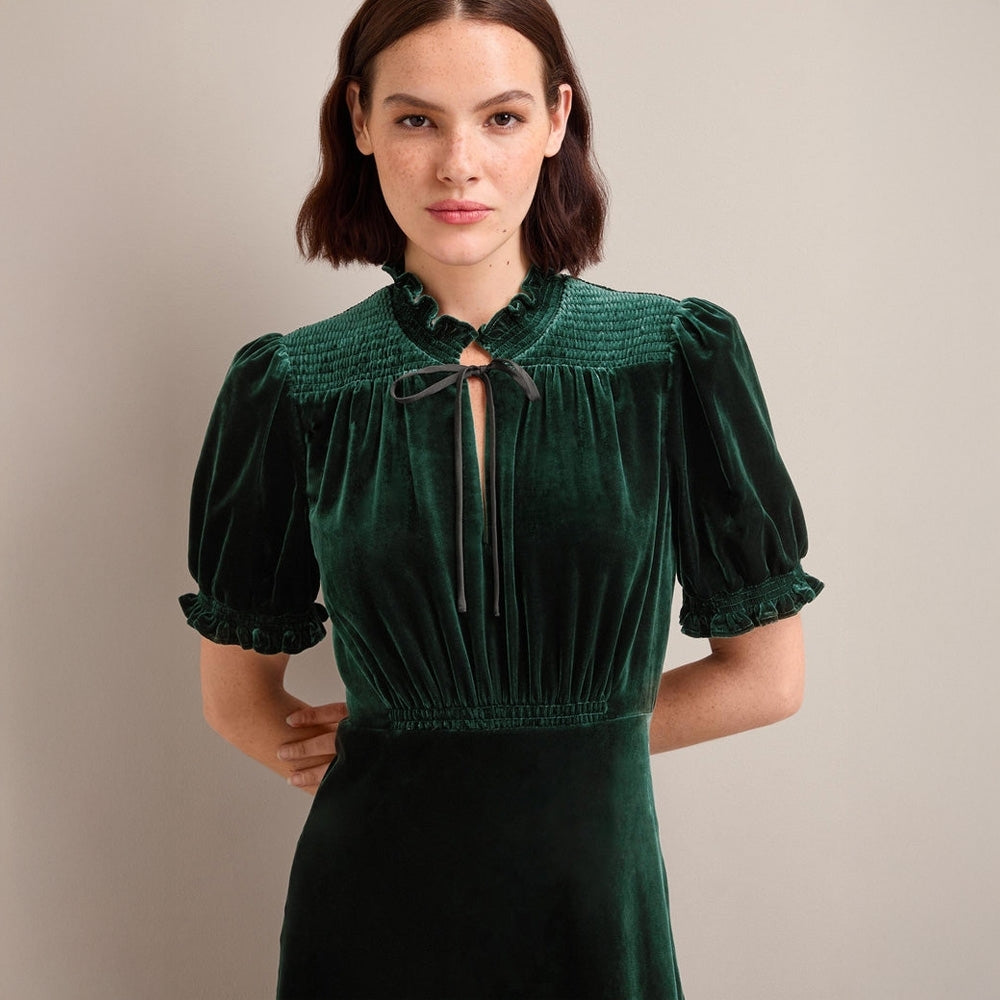 - Irina Bias Cut Velvet Maxi Dress - Green