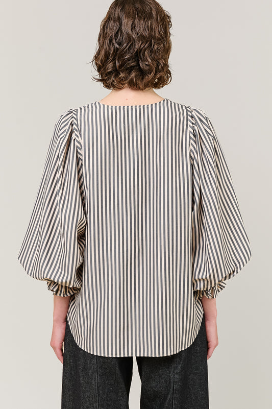 Remi V-Neck Stripe Top - Black/Cream