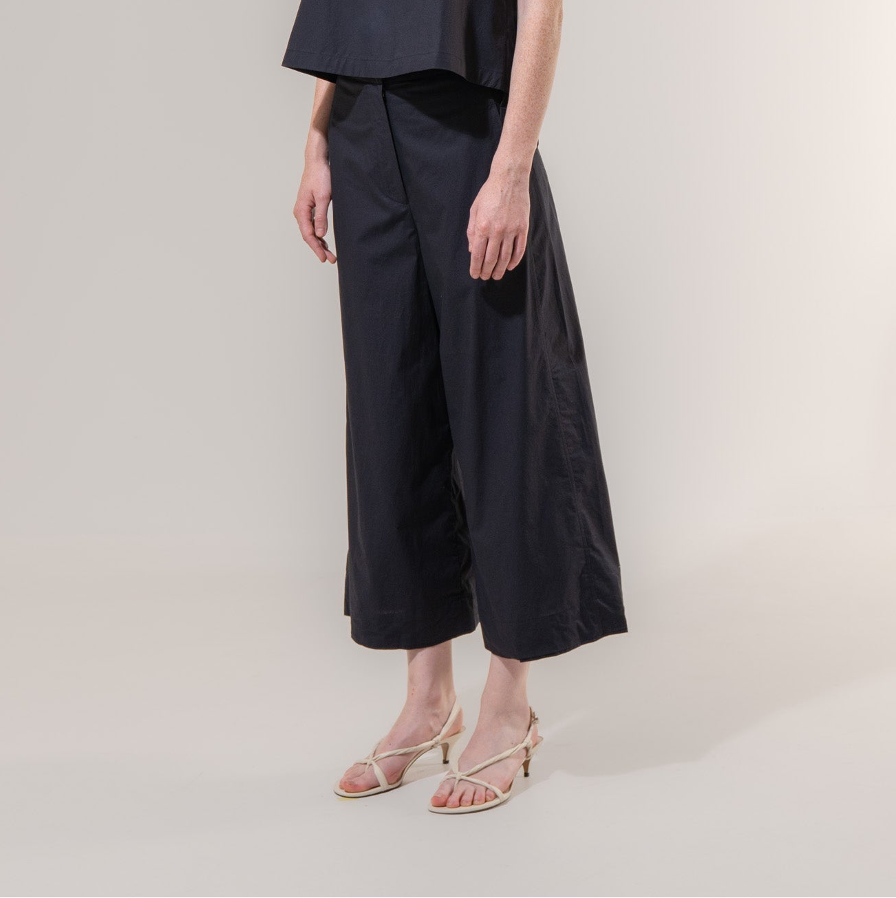 Emin Structured Wide-Leg Trousers - Navy