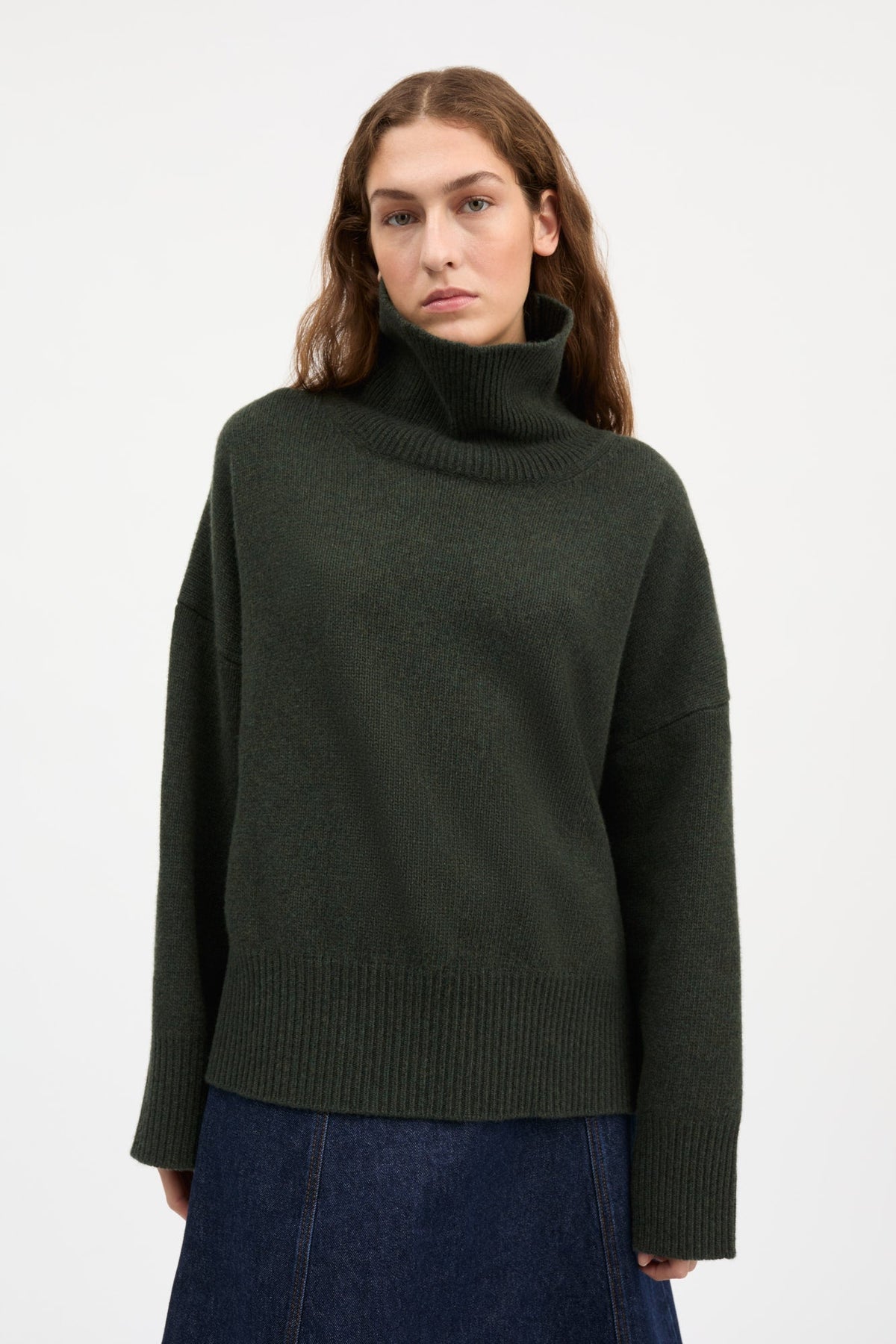 Silene T-Neck Knit - Dark Green