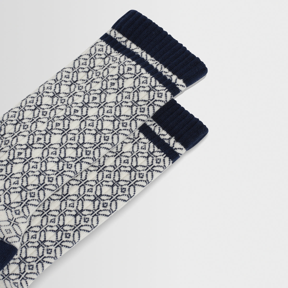 Thorpe Diamond Jacquard Socks - Ecru And Navy